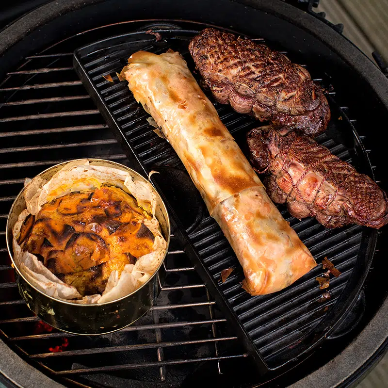 Big Green Egg Halbrunde Gusseisenplatte für Large – Bild 3