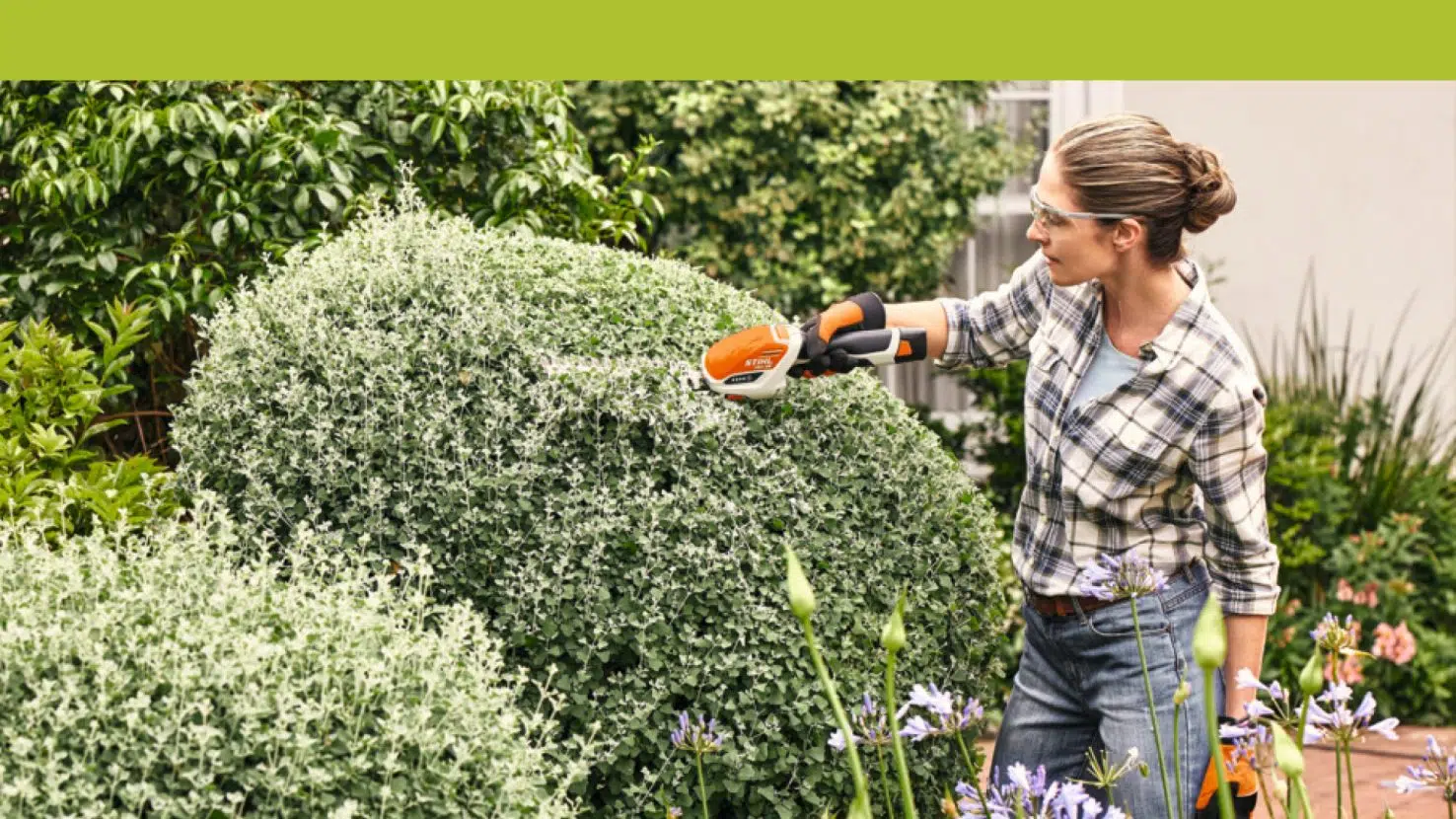 Anwendungsbeispiel mit einer Strauchschere im STIHL AS-System